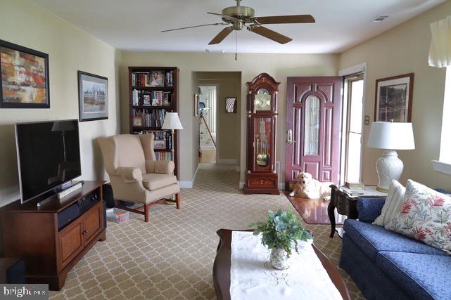 24 Edinburgh Road Blackwood, NJ 08012 - Photo 10 of 35