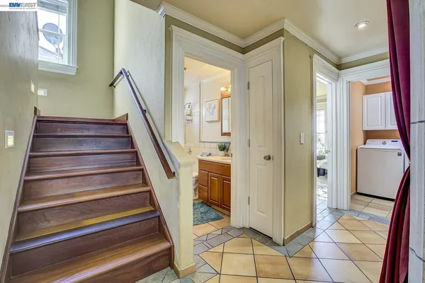 $850,000 | 2635 East 10th Street, Oakland, CA 94601