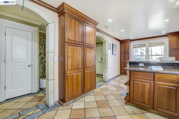 $850,000 | 2635 East 10th Street, Oakland, CA 94601