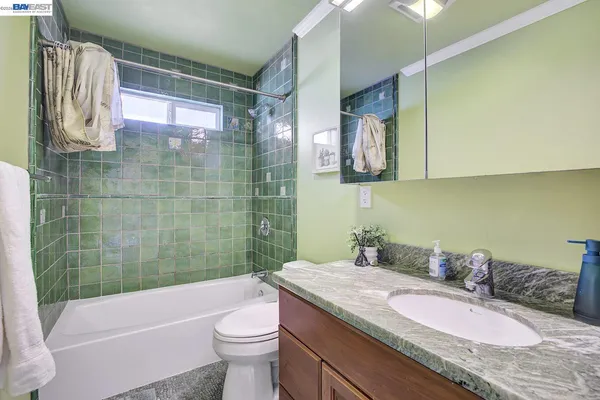 $850,000 | 2635 East 10th Street, Oakland, CA 94601