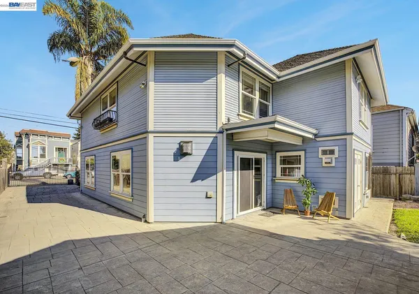 $850,000 | 2635 East 10th Street, Oakland, CA 94601