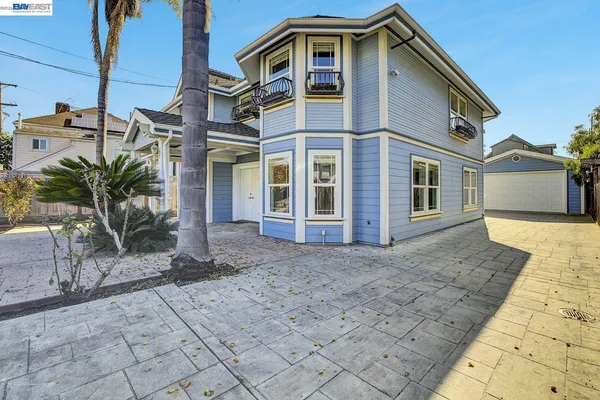 $850,000 | 2635 East 10th Street, Oakland, CA 94601