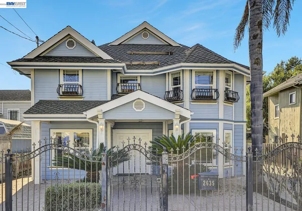 $850,000 | 2635 East 10th Street, Oakland, CA 94601