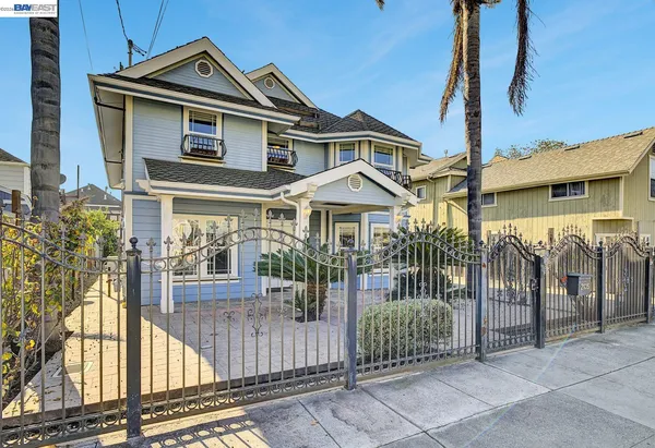 $850,000 | 2635 East 10th Street, Oakland, CA 94601