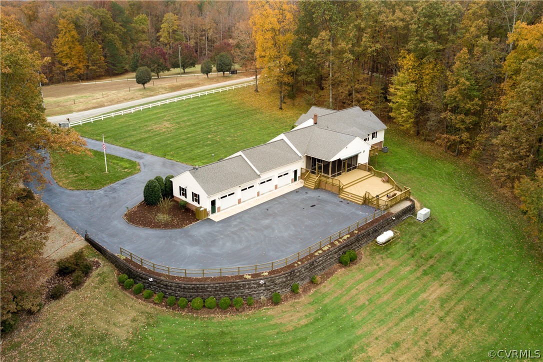 1835 Stonehenge Farm Road Midlothian, VA 23113 - Photo 4 of 45 Gallery Image 4