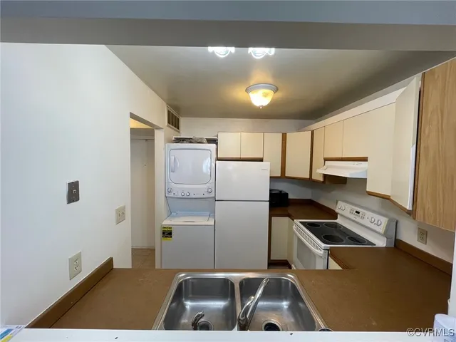 $155,000 | 103 Lake Powell Road, Unit E, Williamsburg, VA 23185