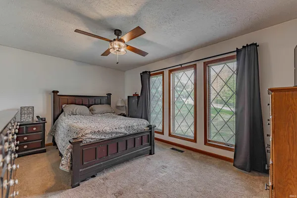 $539,900 | 8225 Nation Road, Mount Vernon, IN 47620