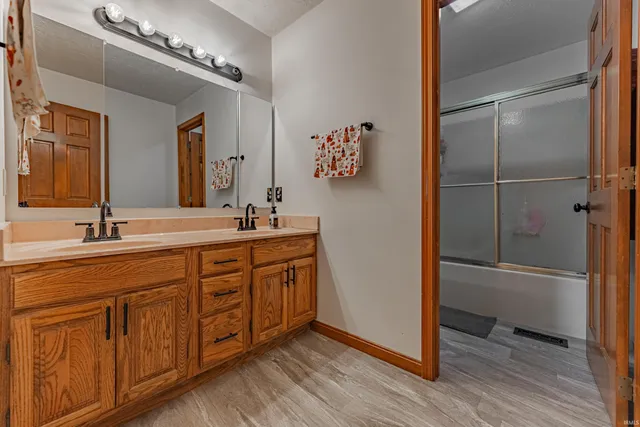 $575,000 | 8225 Nation Road, Mount Vernon, IN 47620