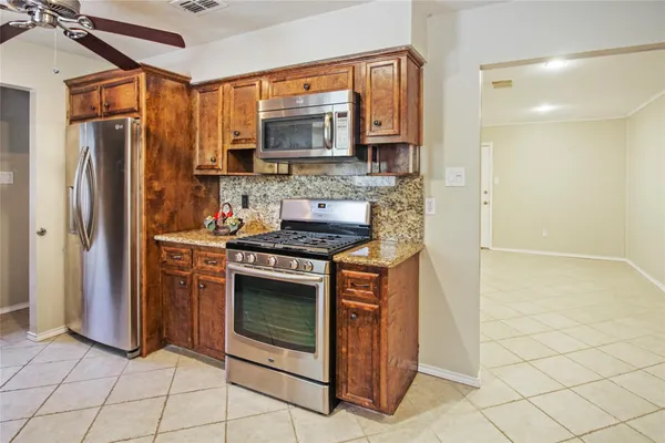 $2,000 | 1915 East Allegro Street, Houston, TX 77080