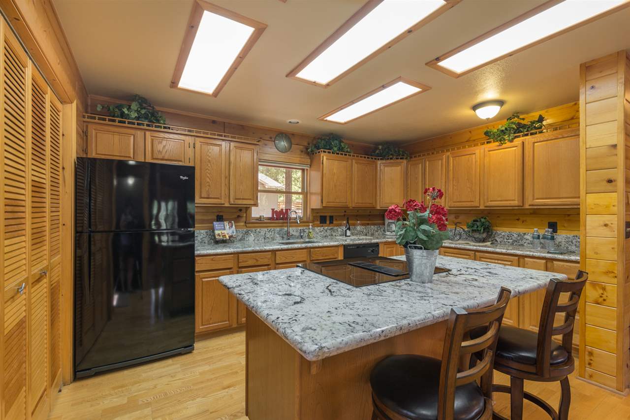 10505 Martis Valley Road Truckee, CA 96161 - Photo 7 of 14 Gallery Image 7