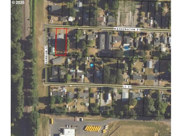 a view of fountain from the balcony