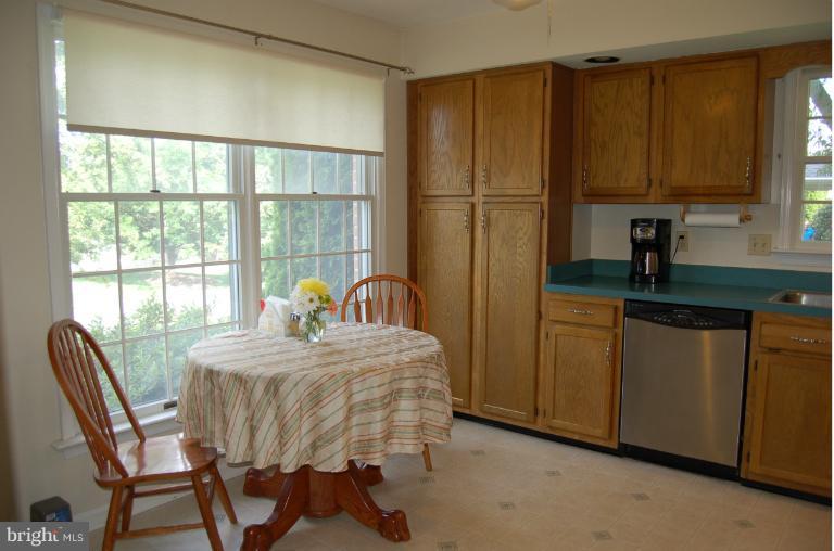 4605 Newington Road Jefferson, MD 21755 - Photo 11 of 20 Kitchen