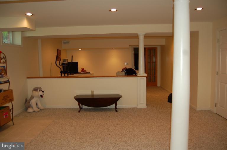 4605 Newington Road Jefferson, MD 21755 - Photo 12 of 20 Family Room