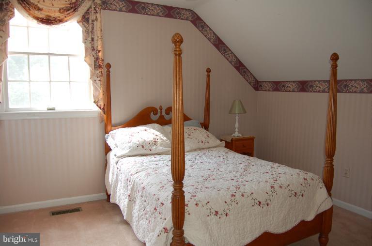 4605 Newington Road Jefferson, MD 21755 - Photo 18 of 20 Upper Level Bedroom