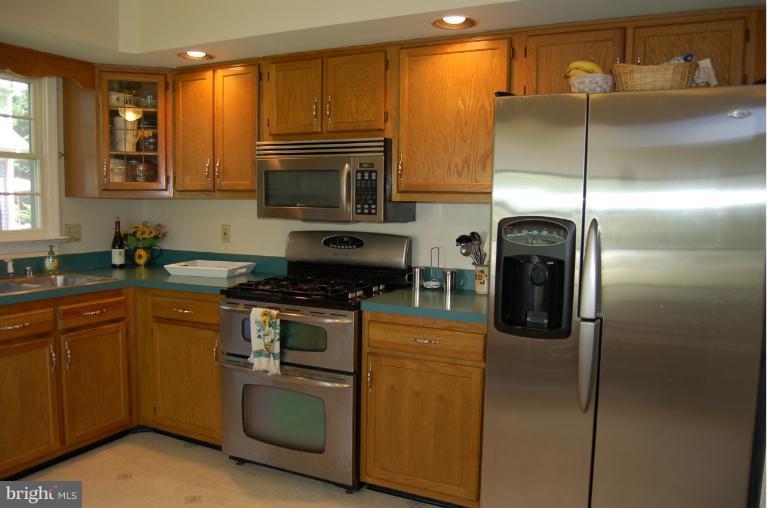 4605 Newington Road Jefferson, MD 21755 - Photo 3 of 20 Kitchen