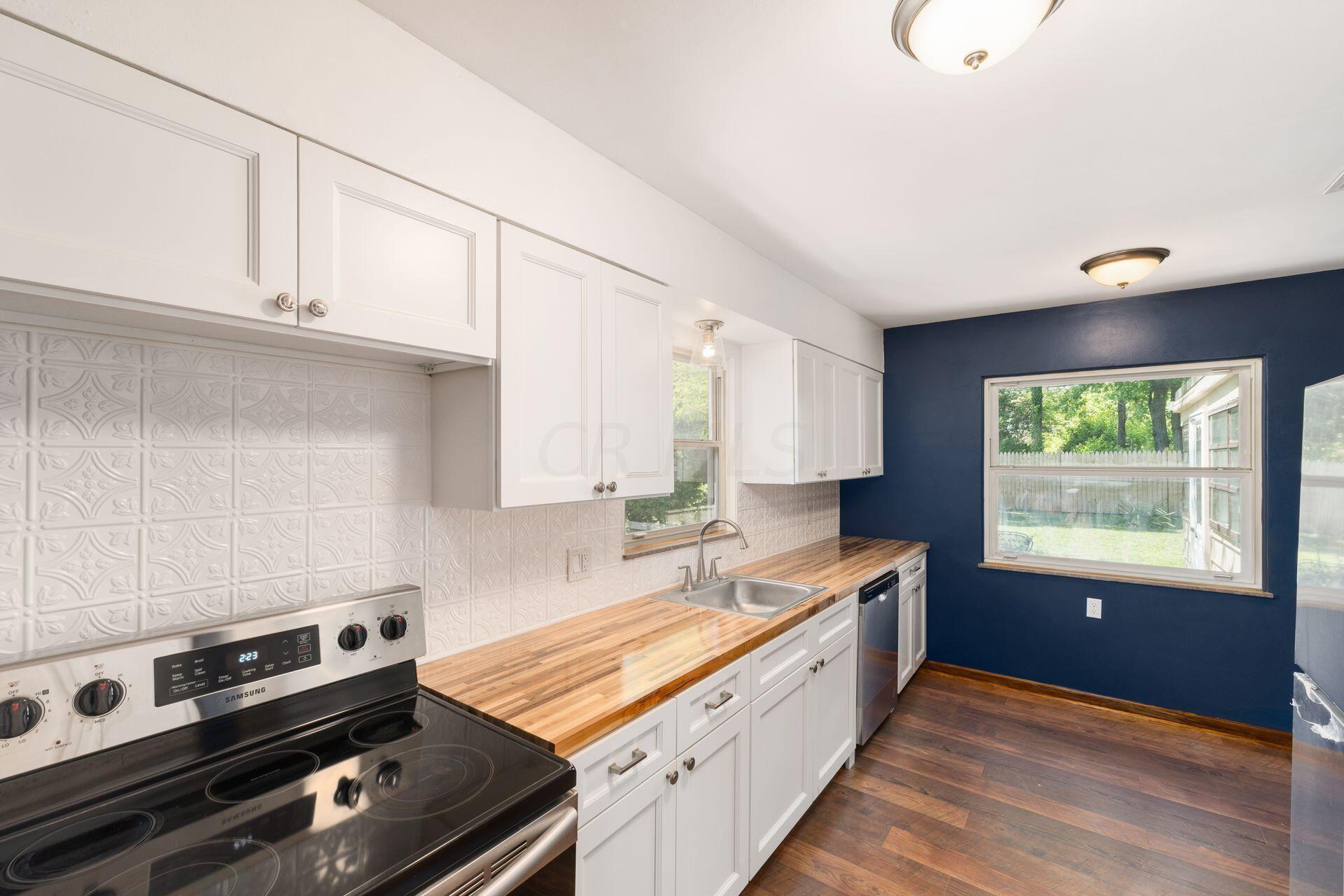 59 North Ashburton Road Columbus, OH 43213 - Photo 13 of 36 Kitchen