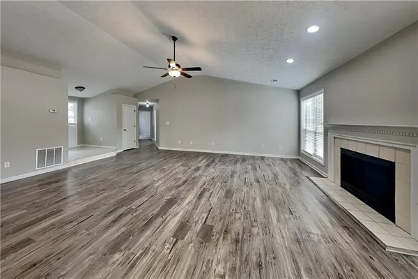 $2,370 | 4018 River Rock Way, Woodstock, GA 30188