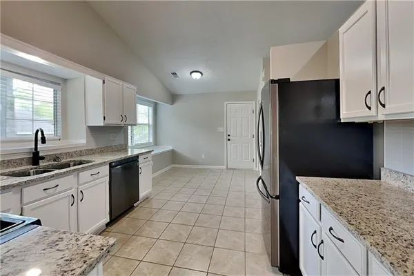 $2,370 | 4018 River Rock Way, Woodstock, GA 30188