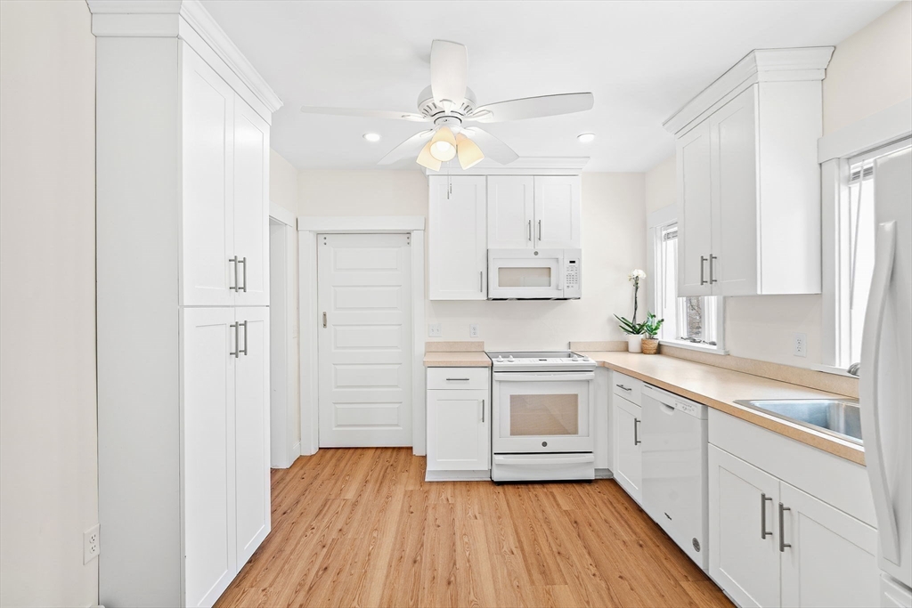 971 Webster Street Needham, MA 02492 - Photo 4 of 37