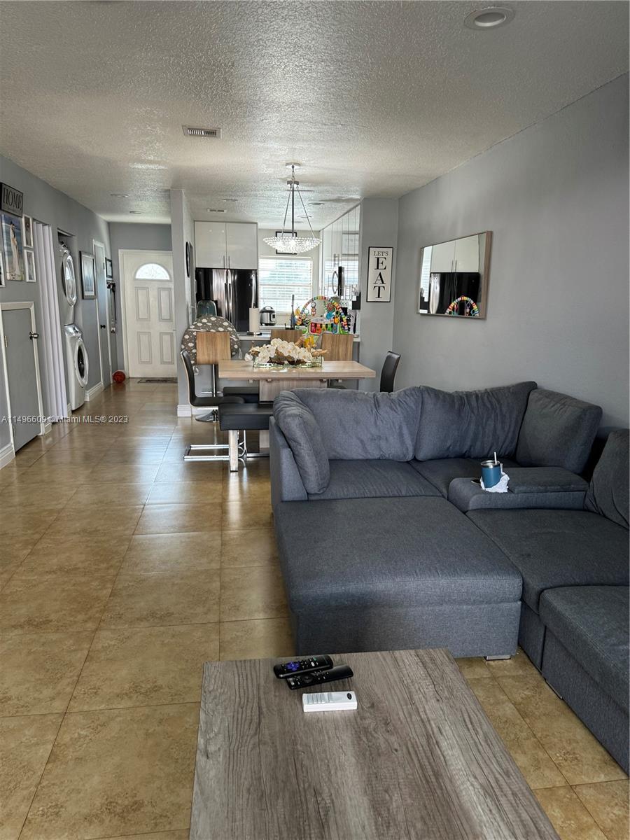 8323 Fairway Road Sunrise, FL 33351 - Photo 7 of 16 Gallery Image 7