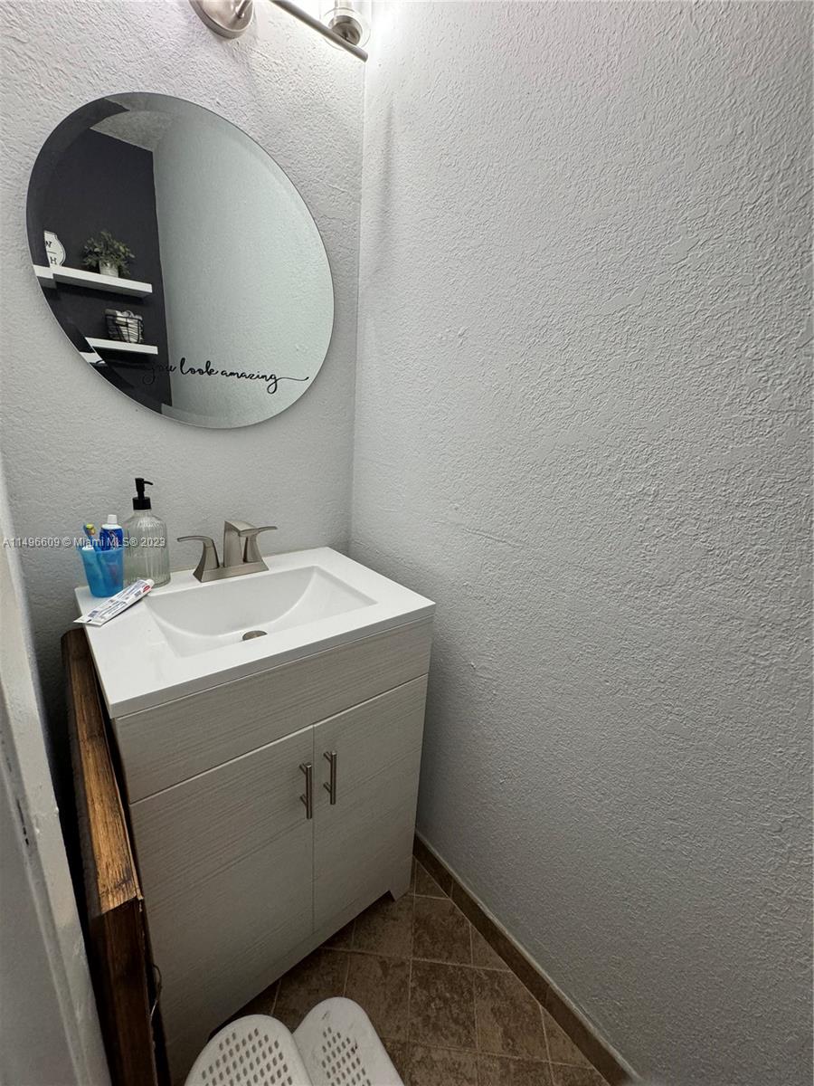 8323 Fairway Road Sunrise, FL 33351 - Photo 8 of 16 Gallery Image 8