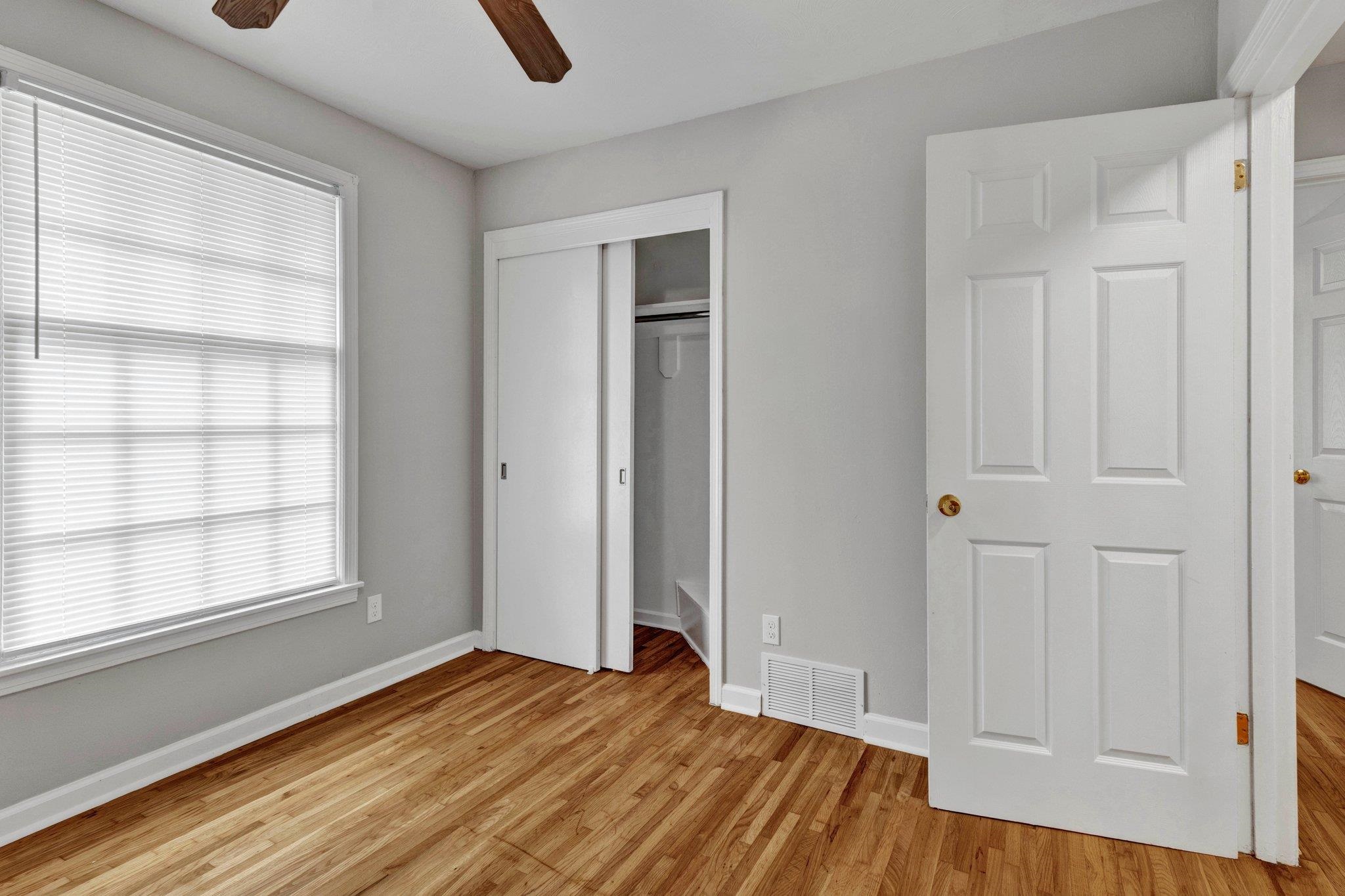 1866 Cherry Road Memphis, TN 38117 - Photo 15 of 20 an empty room with window