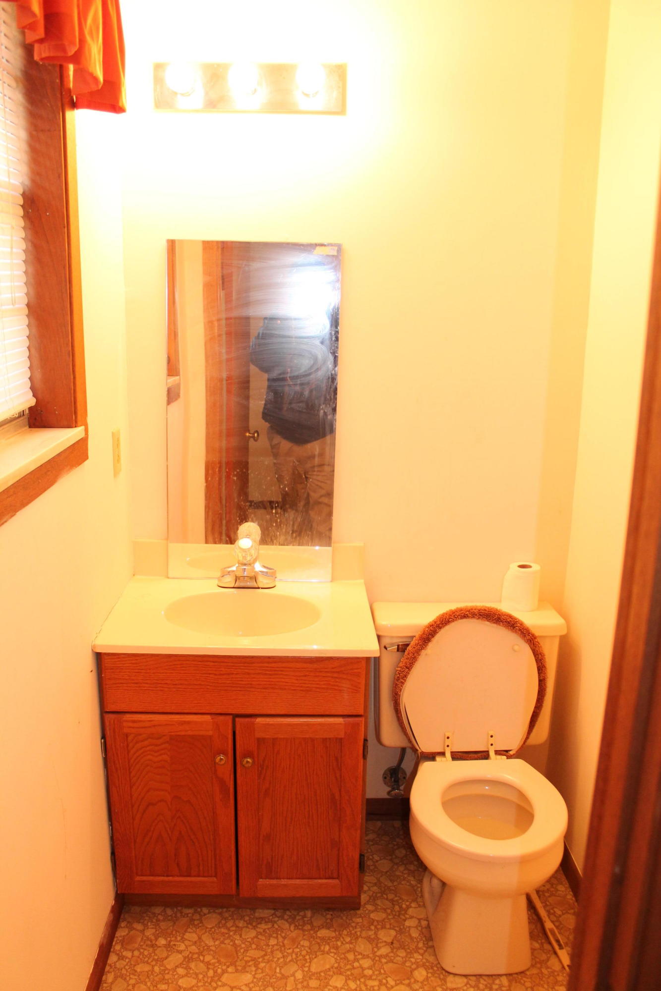 215 Valley Road Maynardville, TN 37807 - Photo 13 of 17 Half Bath in Master Bedroom
