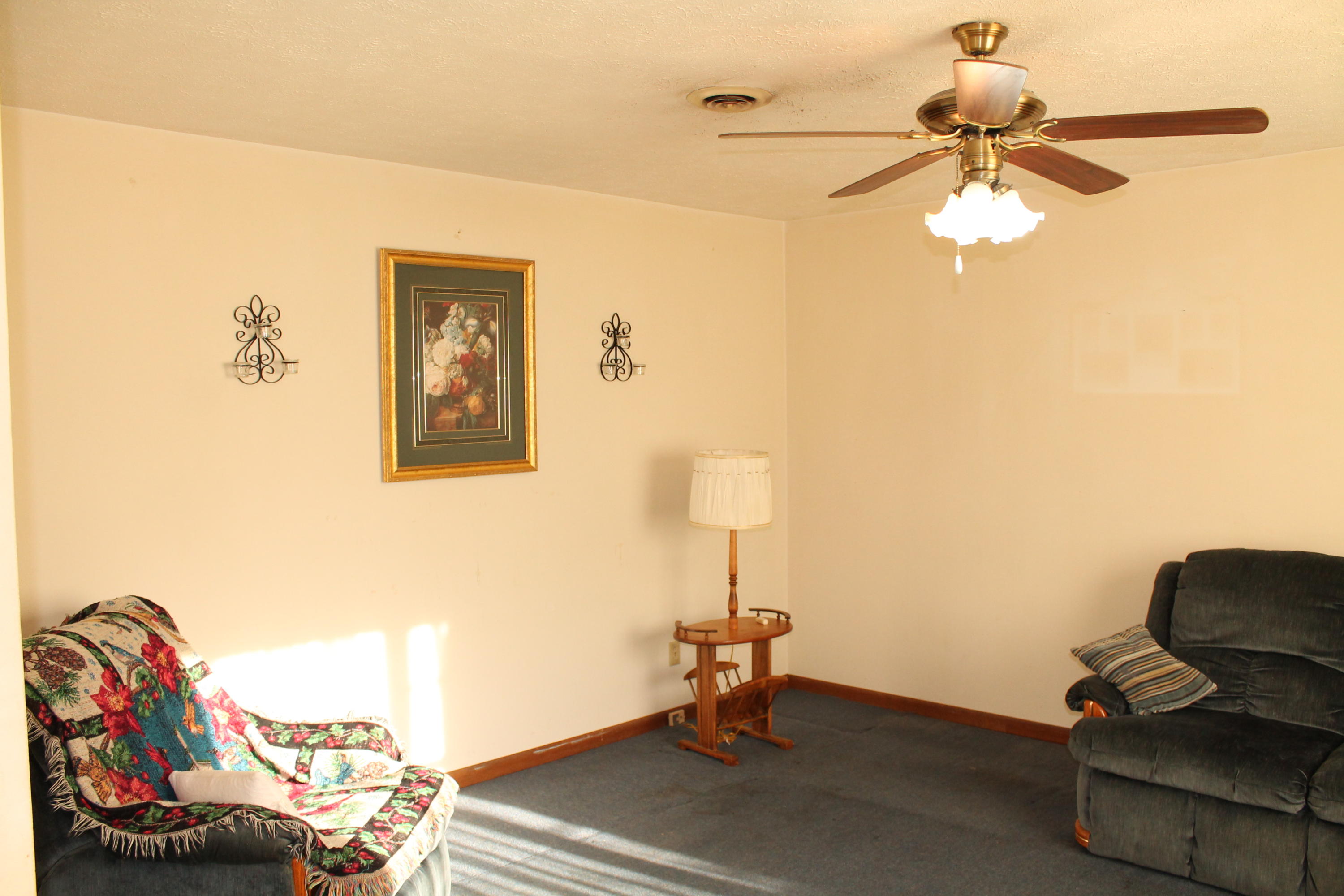 215 Valley Road Maynardville, TN 37807 - Photo 5 of 17 Living Room