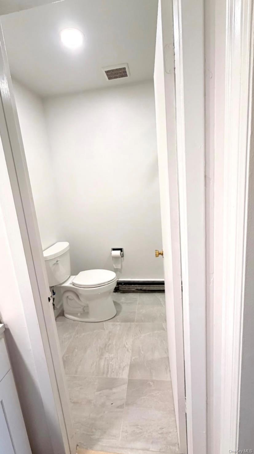 75 Greenway Close, Unit 75 Rye Brook, NY 10573 - Photo 24 of 36 Primary en suite bathroom