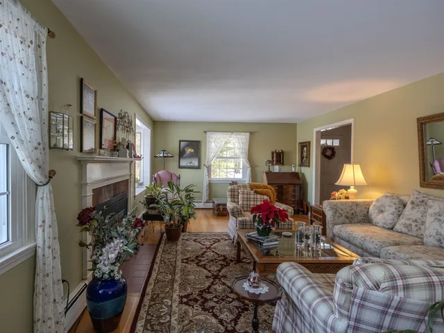 $625,000 | 33 Dogwood Lane, New London, NH 03257