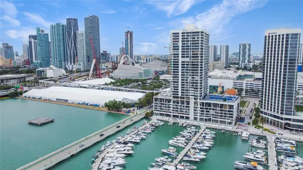 $2,750 | 555 Northeast 15th Street, Unit 26G, Miami, FL 33132
