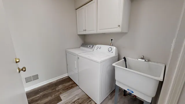 $3,800 | 2425 Foxway Drive, Ann Arbor, MI 48105