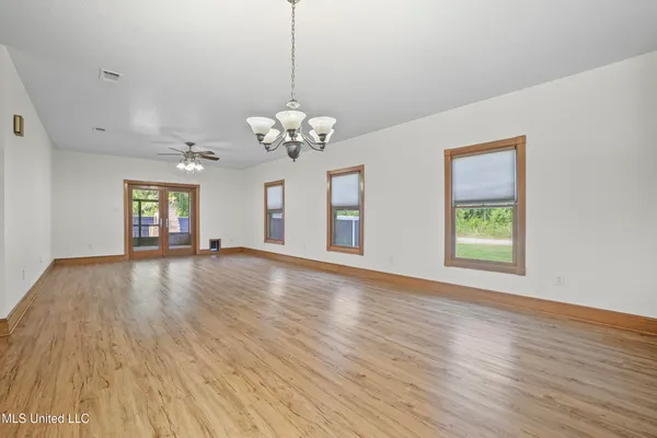 $2,500 | 15301 Parker Road, Biloxi, MS 39532