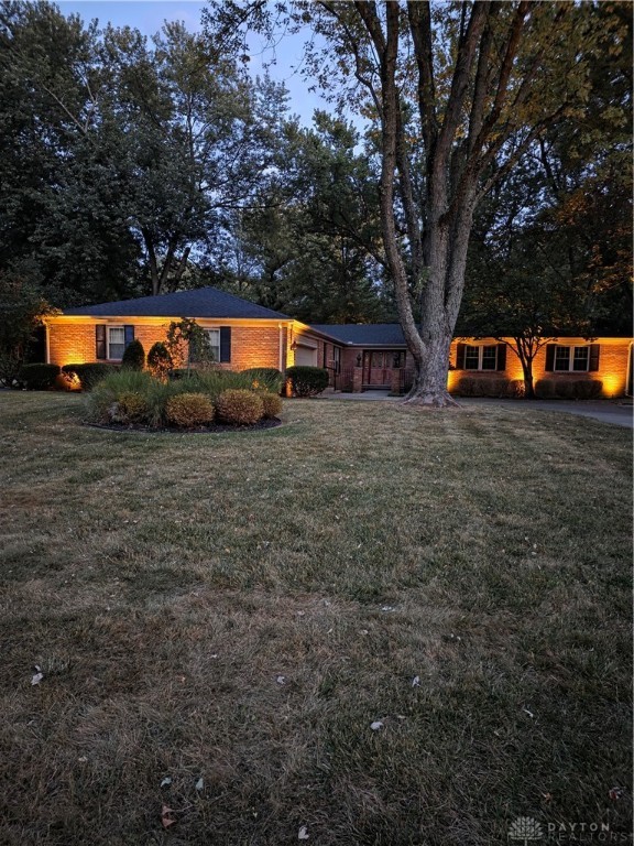 5526 Red Coach Road Dayton, OH 45429 - Photo 4 of 35 Lit up 2