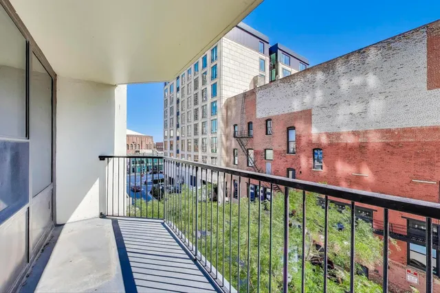 $225,000 | 1560 North Sandburg Terrace, Unit 510, Chicago, IL 60610