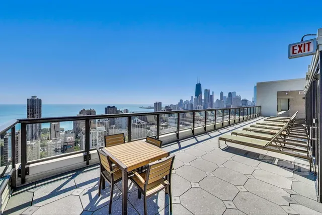 $225,000 | 1560 North Sandburg Terrace, Unit 510, Chicago, IL 60610