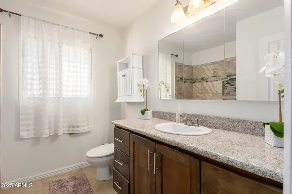 $389,900 | 15022 North 35th Avenue, Phoenix, AZ 85053