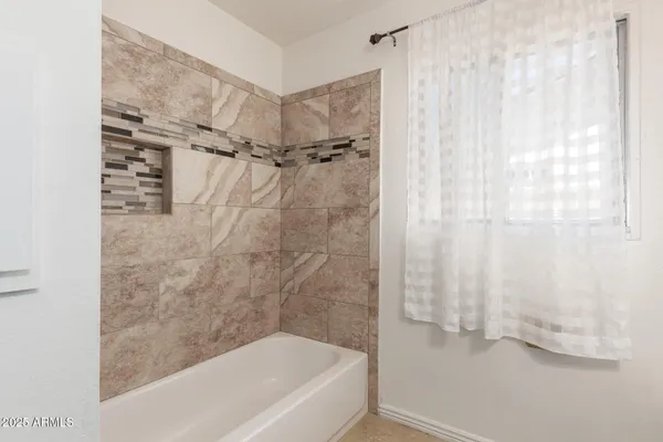 $389,900 | 15022 North 35th Avenue, Phoenix, AZ 85053