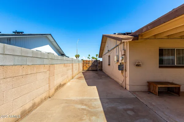 $389,900 | 15022 North 35th Avenue, Phoenix, AZ 85053