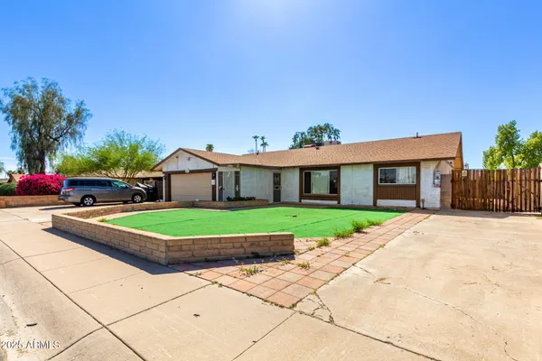 $389,900 | 15022 North 35th Avenue, Phoenix, AZ 85053