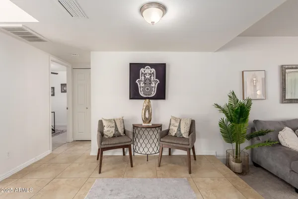 $389,900 | 15022 North 35th Avenue, Phoenix, AZ 85053