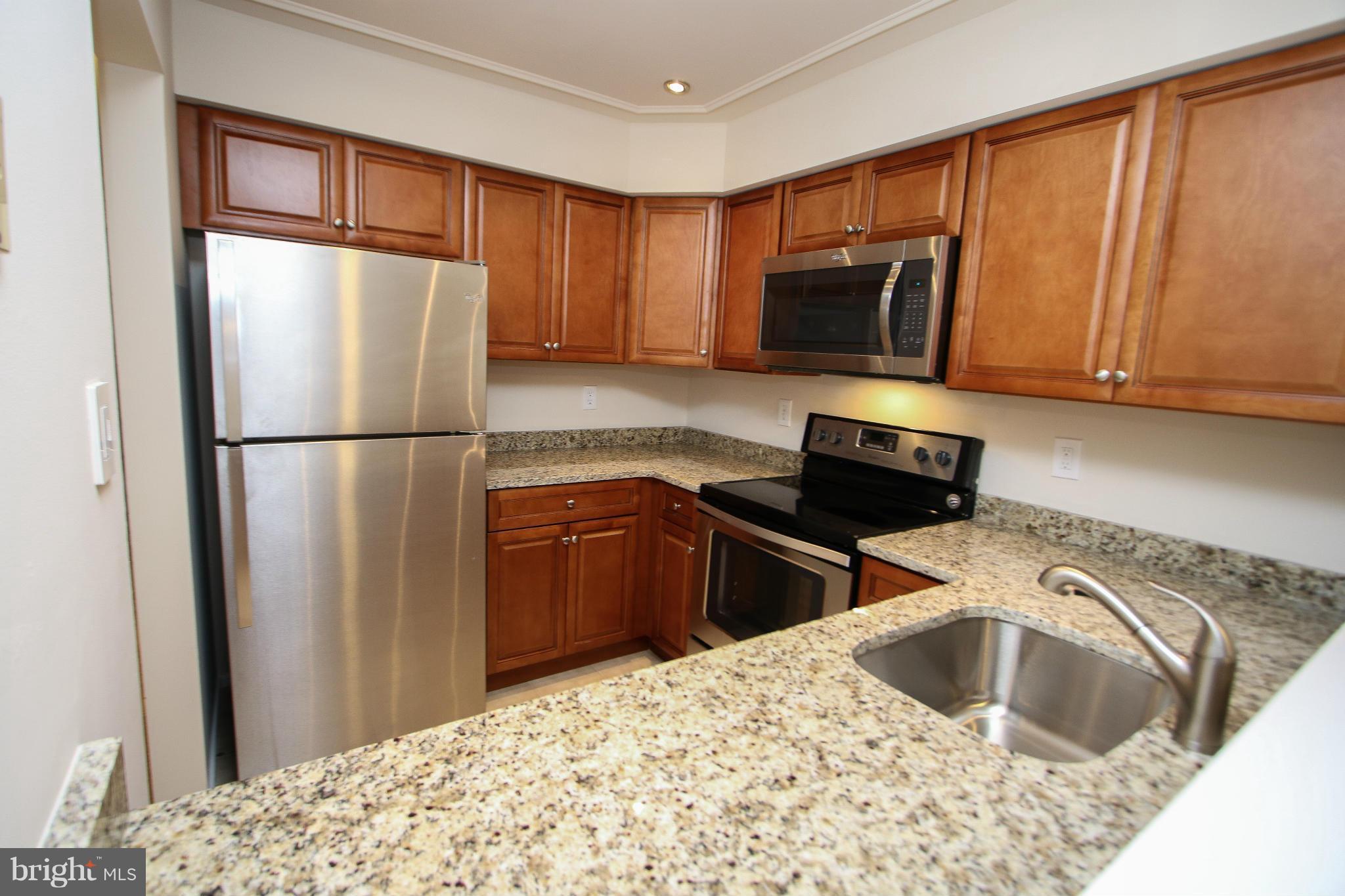 7709 Lexton Place, Unit 47 Springfield, VA 22152 - Photo 6 of 30 Kitchen with NEW Granite!
