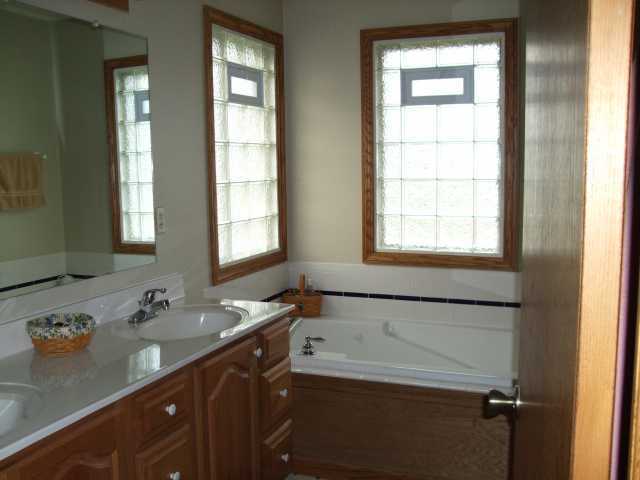 8534 Patterson Road Hilliard, OH 43026 - Photo 9 of 17 Gallery Image 9