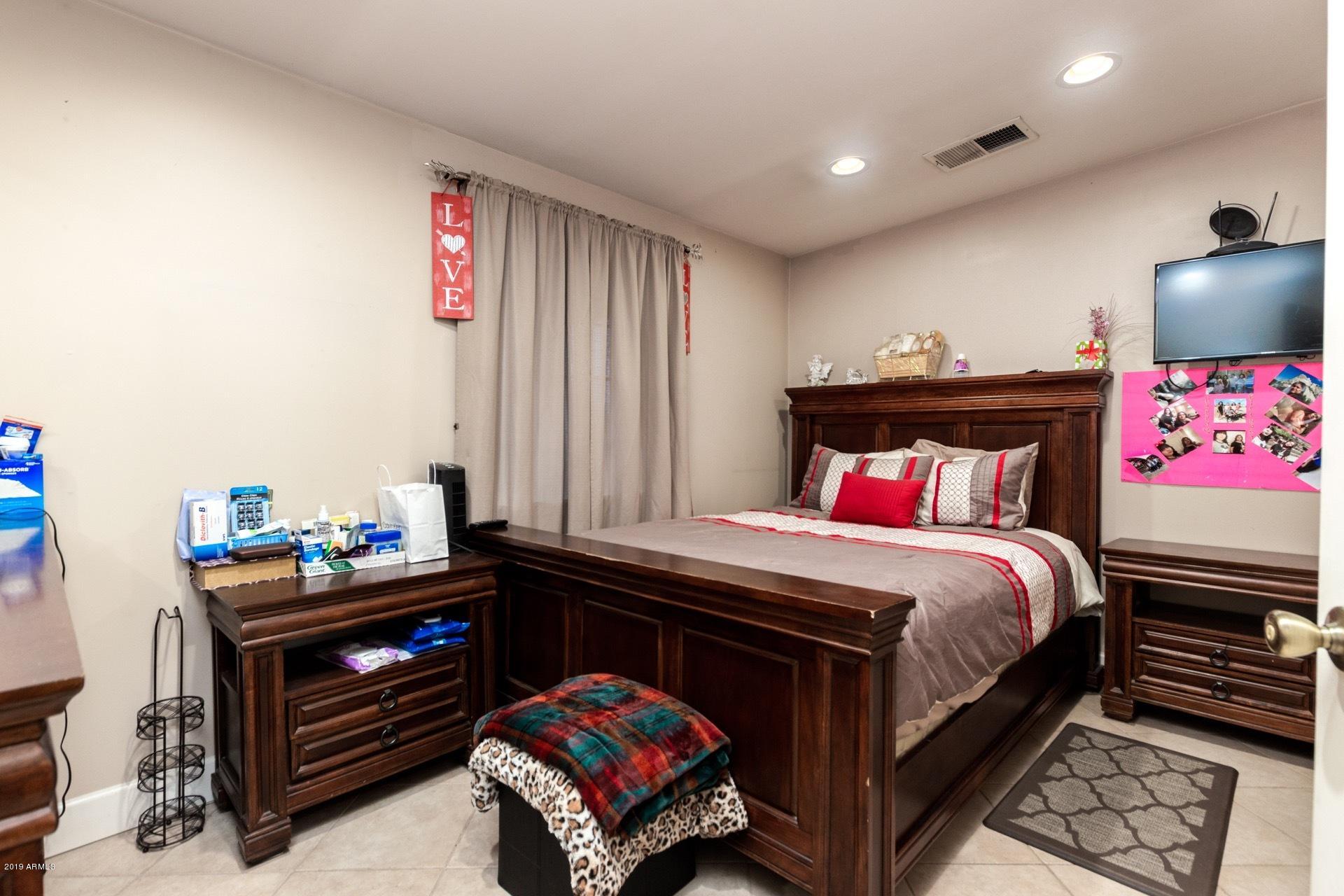 1532 West Chipman Road Phoenix, AZ 85041 - Photo 14 of 37 0014-Chipman - 1532 (16)