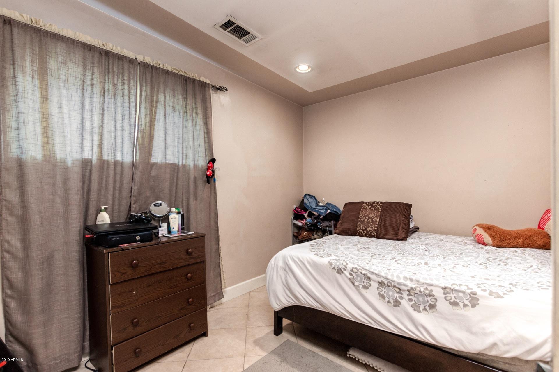 1532 West Chipman Road Phoenix, AZ 85041 - Photo 15 of 37 0015-Chipman - 1532 (17)