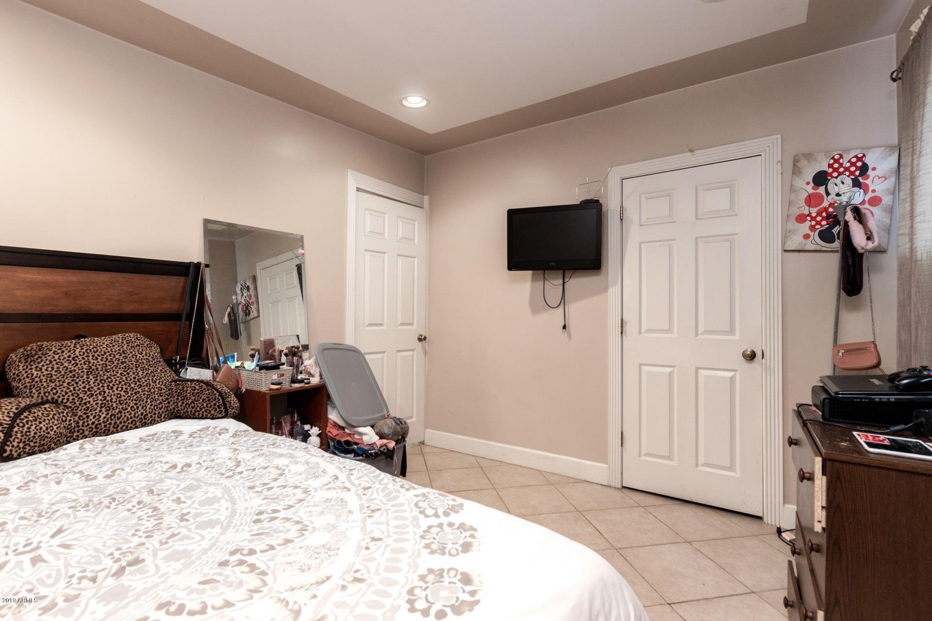 1532 West Chipman Road Phoenix, AZ 85041 - Photo 16 of 37 0016-Chipman - 1532 (18)