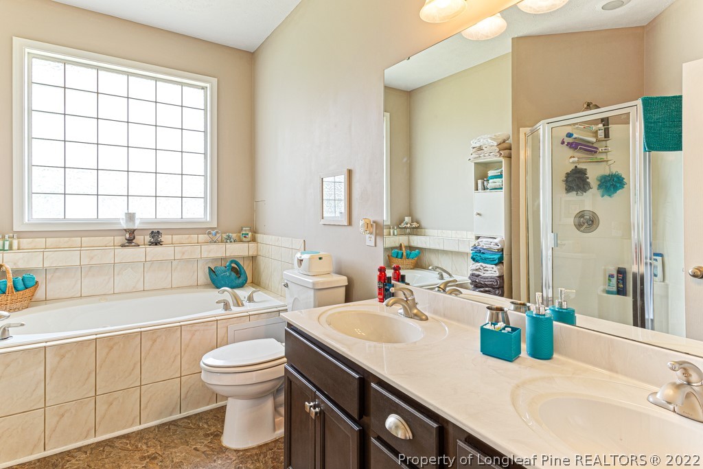 7033 Roslin Farm Road Hope Mills, NC 28348 - Photo 23 of 50 Gallery Image 23