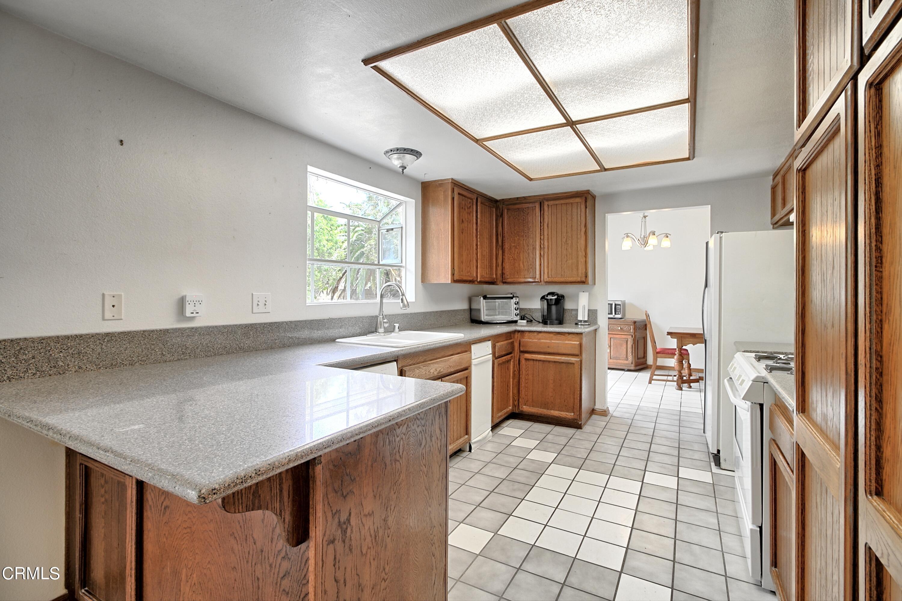 1111 Rivas Lane Oxnard, CA 93035 - Photo 13 of 28 046 - 2022-06-12T100630.052