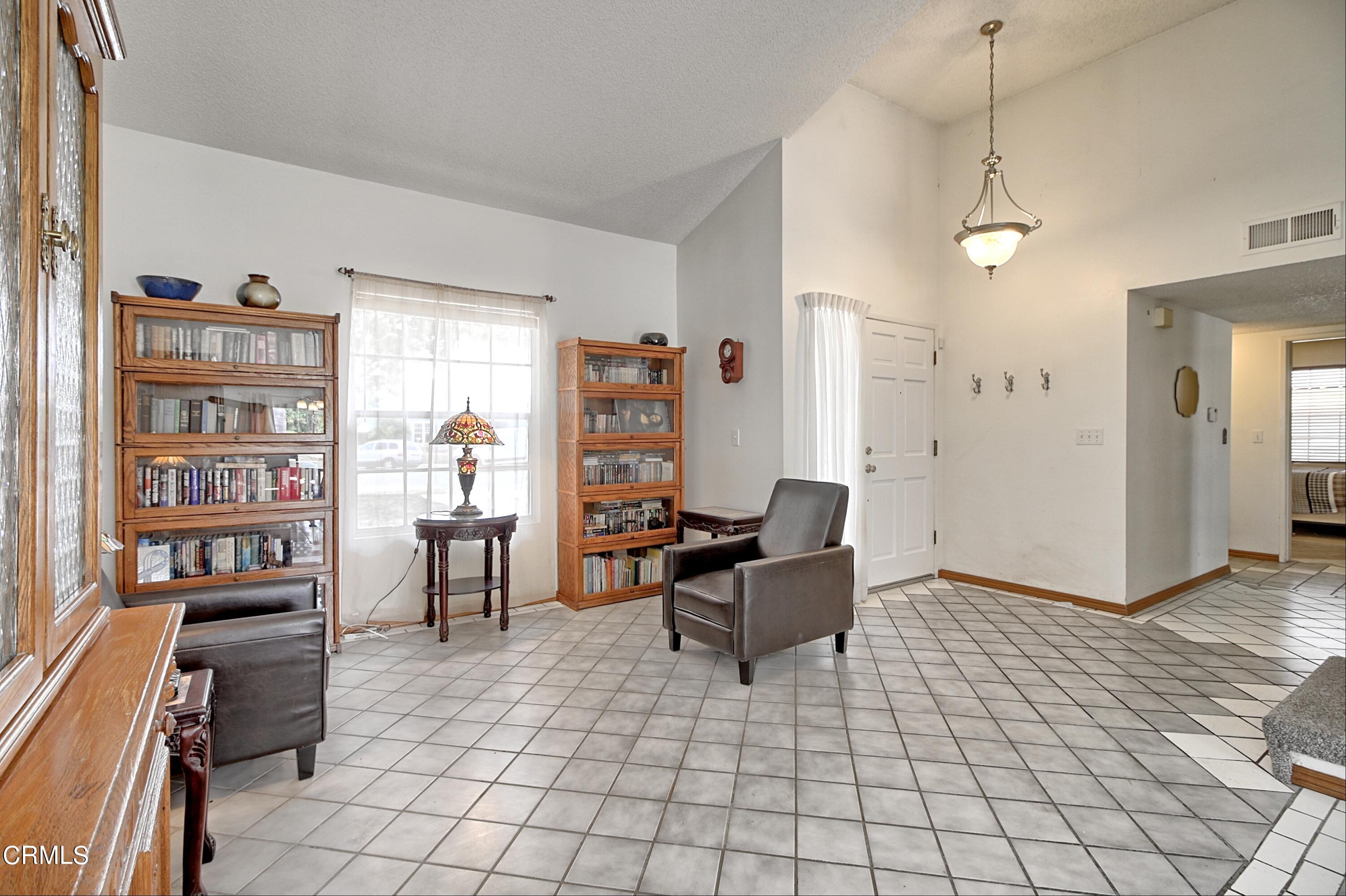 1111 Rivas Lane Oxnard, CA 93035 - Photo 7 of 28 034 (32)
