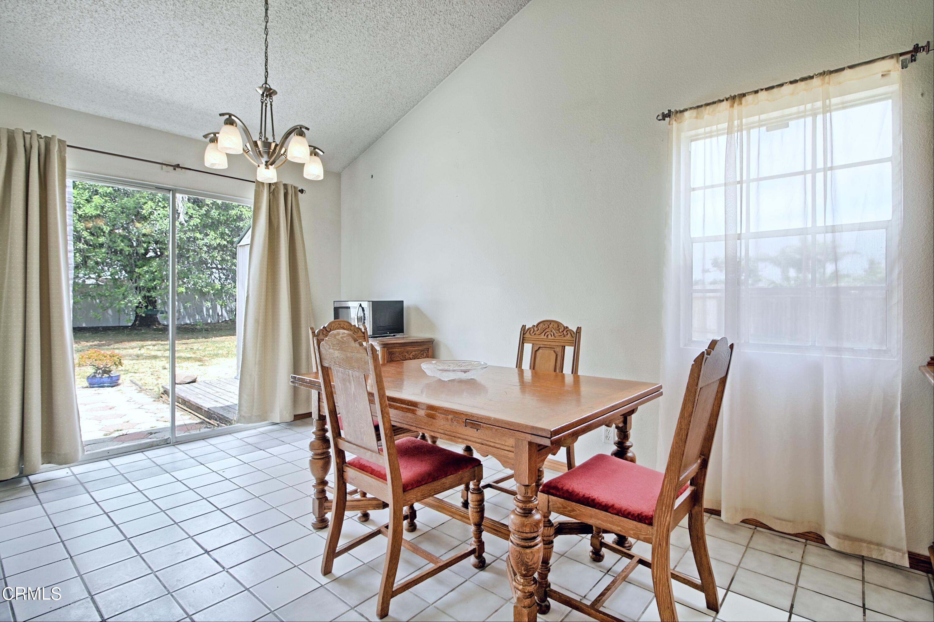 1111 Rivas Lane Oxnard, CA 93035 - Photo 9 of 28 038 (29)
